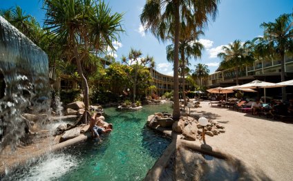 Club Crocodile Resort Airlie Beach