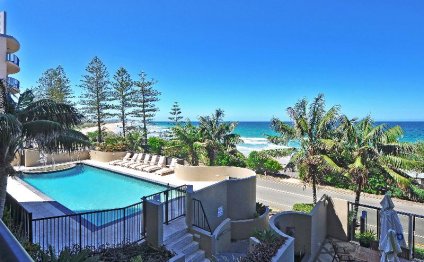 Clubb Coolum Beach Resort